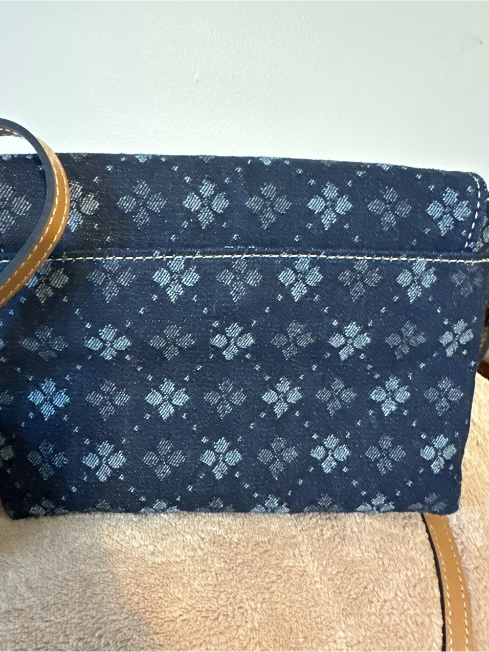 Patricia Nash  Denim Floret Corfu Jacquard Crossbody with Tan Strap. - Picture 3 of 4
